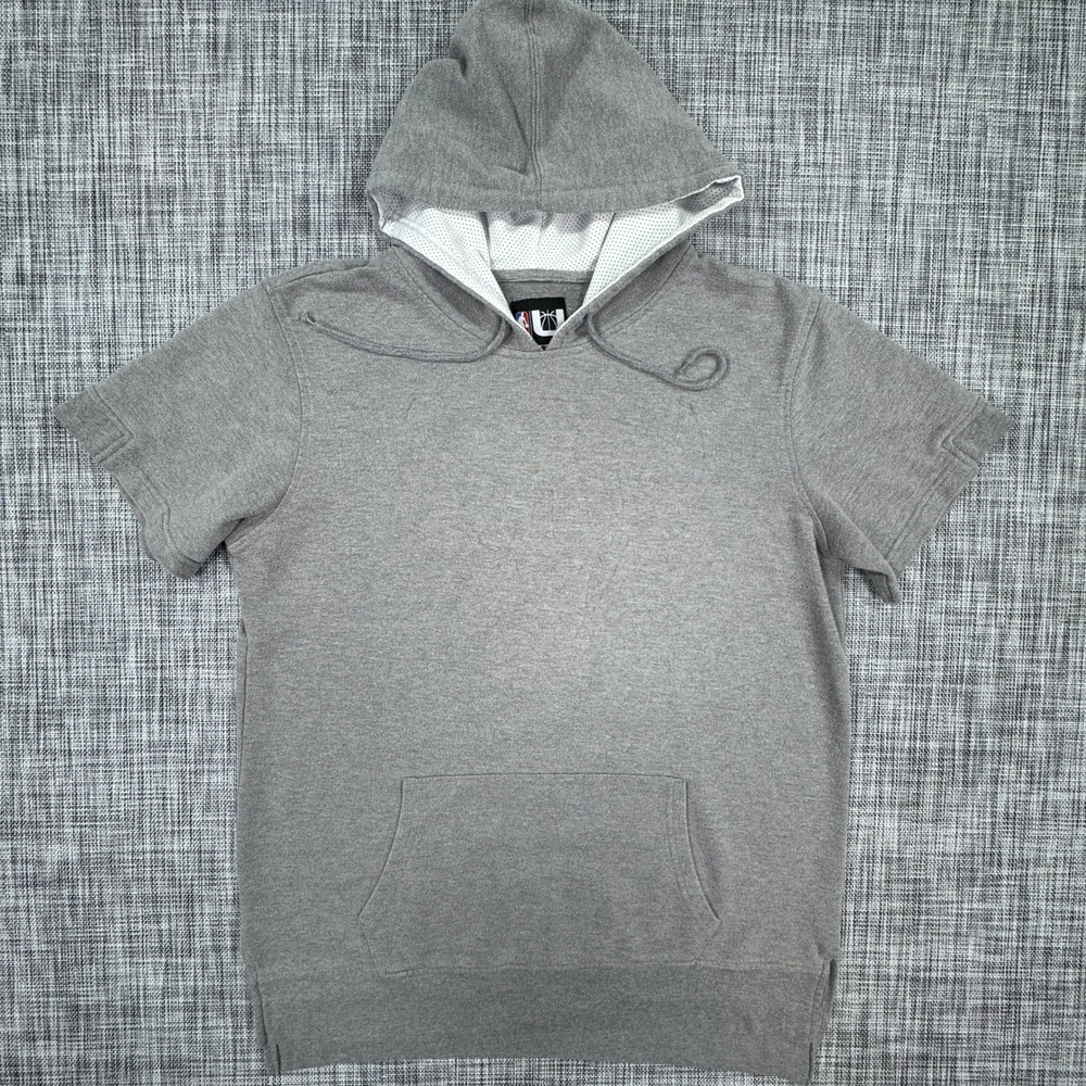 NBA Chicago Bulls Mens Hoodie Large Gray Tonal Logo Short Sleeve Cotton Pullover